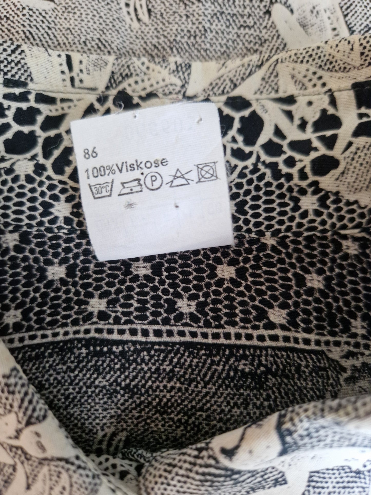 Vintage svört og hvít 90s skyrta - L