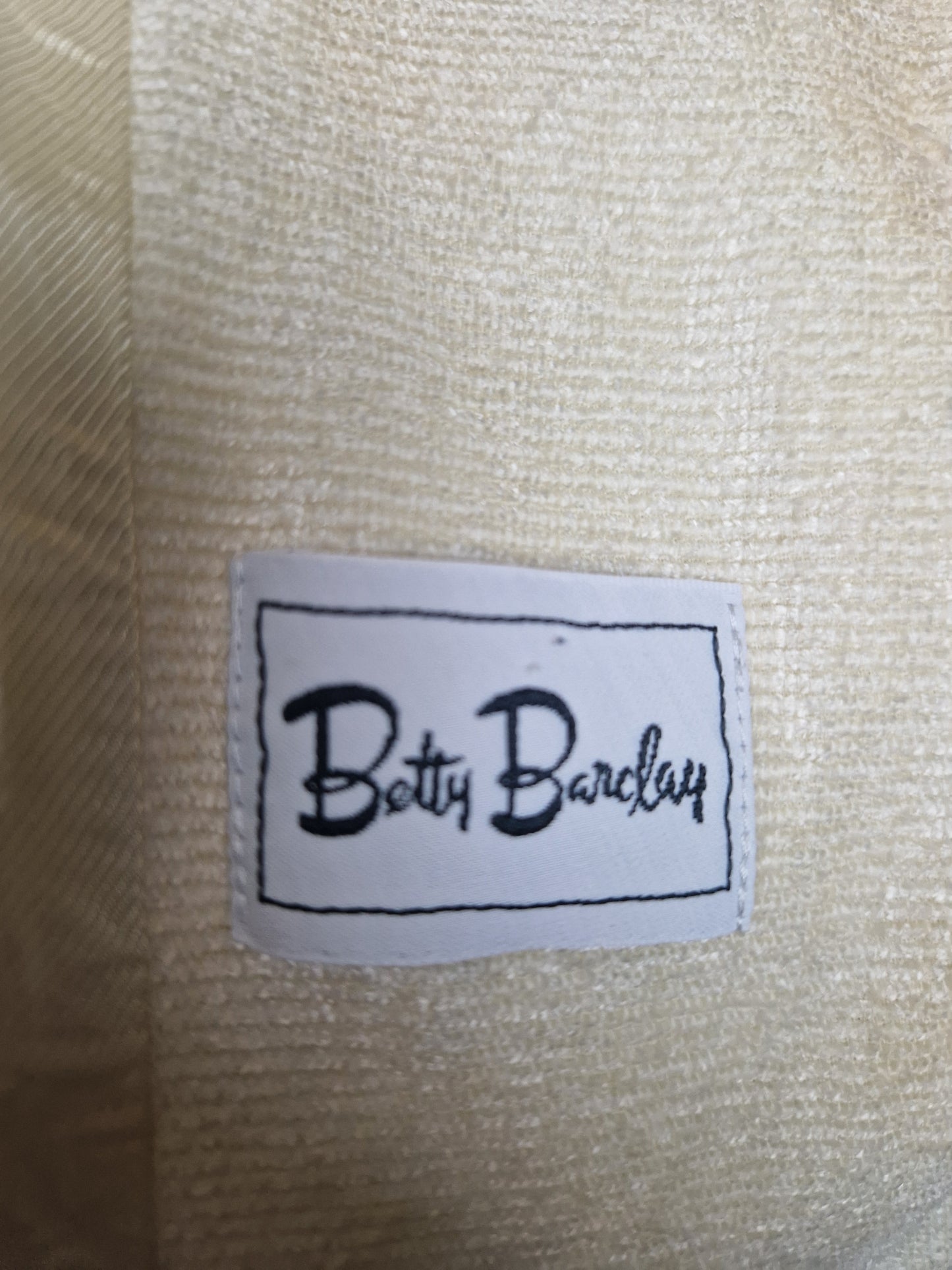 Vintage rjómagul 90s pilsdragt frá Betty Barclay - M
