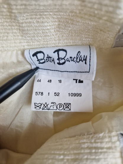 Vintage rjómagul 90s pilsdragt frá Betty Barclay - M