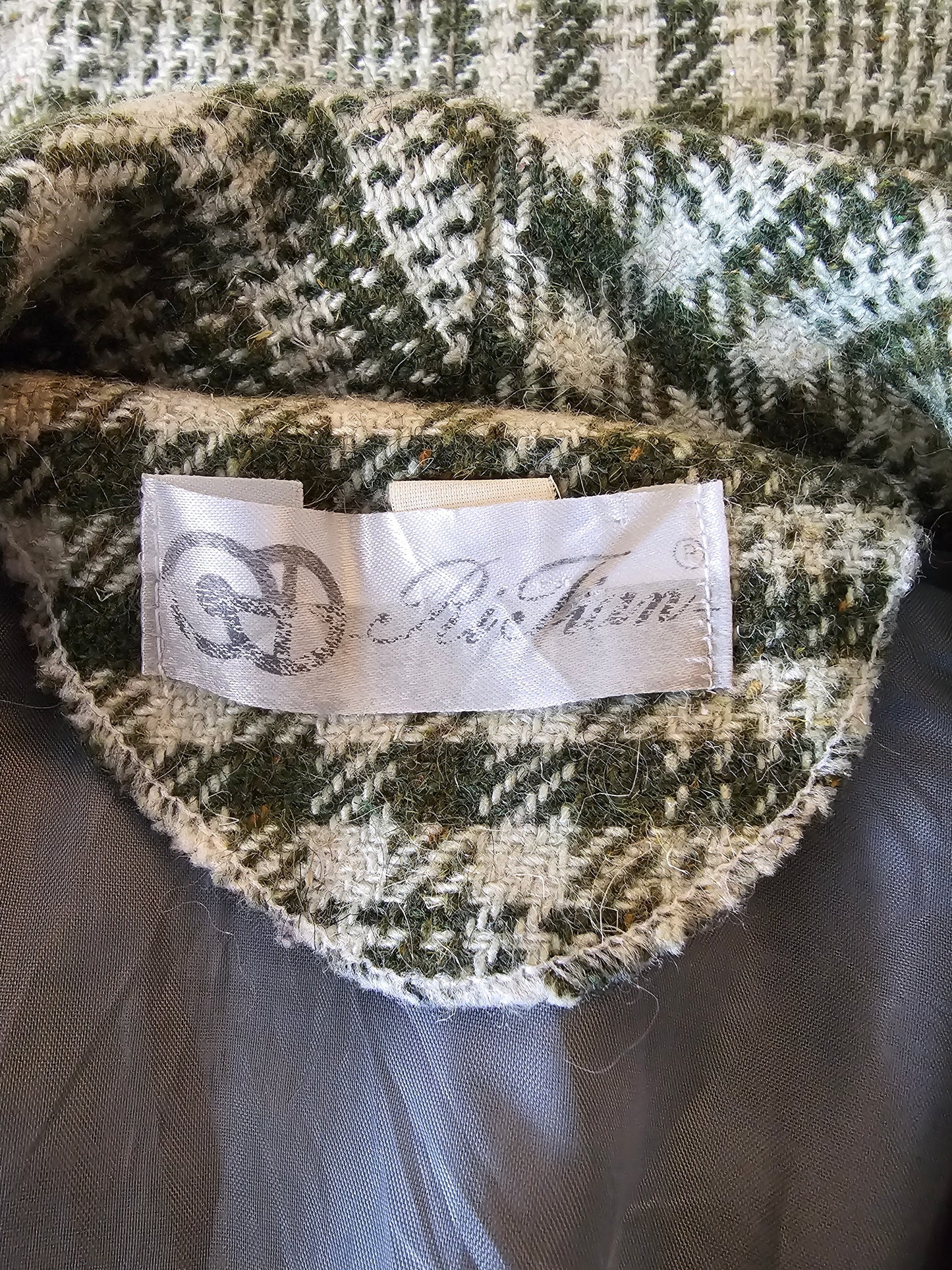 Vintage köflóttur ullarblazer frá Ric Tian - L