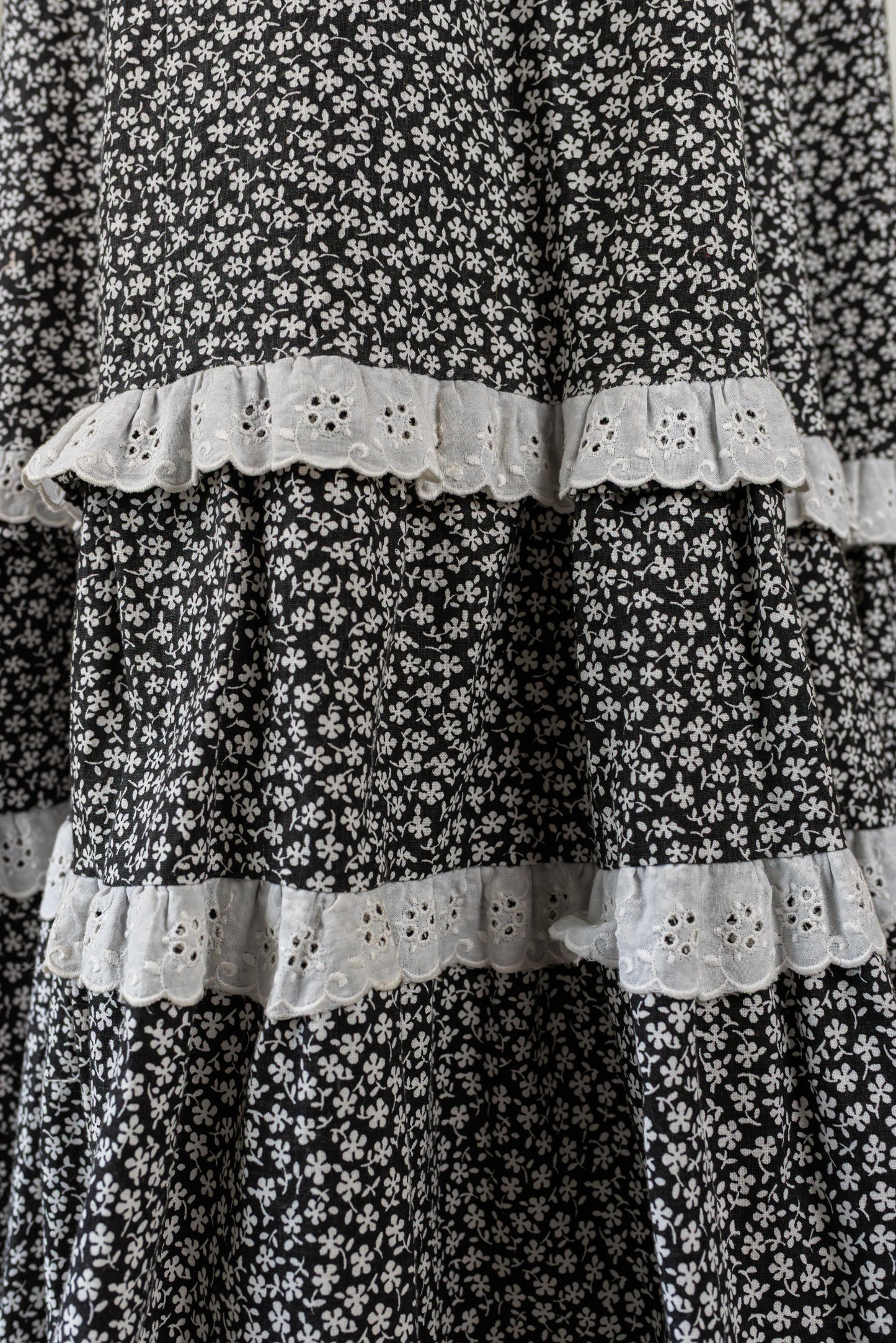 Svart og hvítt vintage 70s síðpils - small