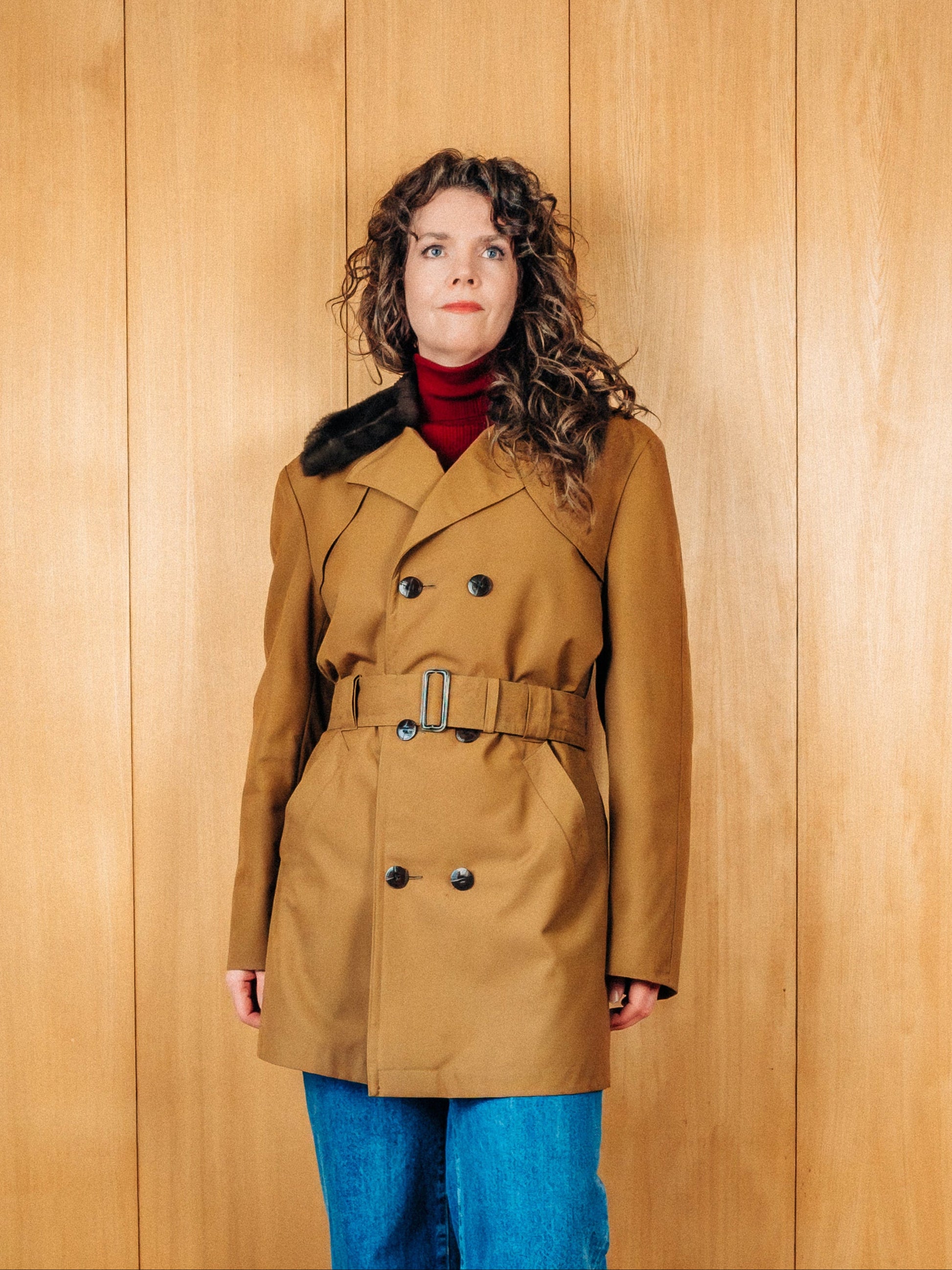Ljósbrúnn vintage Mr. Roman Fashion herra jakki með dökkbrúnum kraga úr gerviloðfeld - Meyland