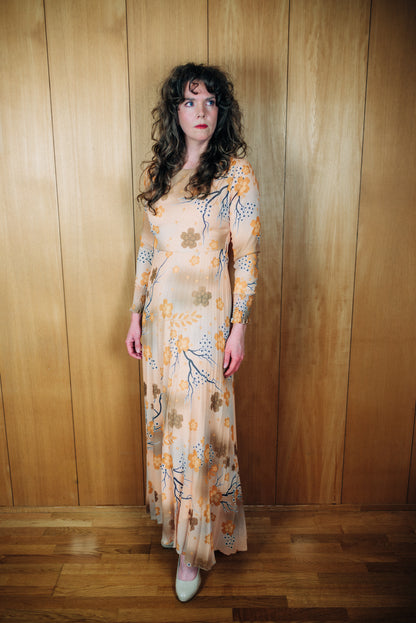 Ómerktur ljós vintage 70s síðkjóll - medium