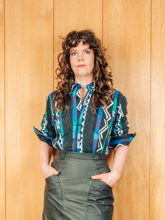 Vintage Roper western 90s skyrta með svörtu, hvítu, bláu og grænu Aztec munstri - Meyland