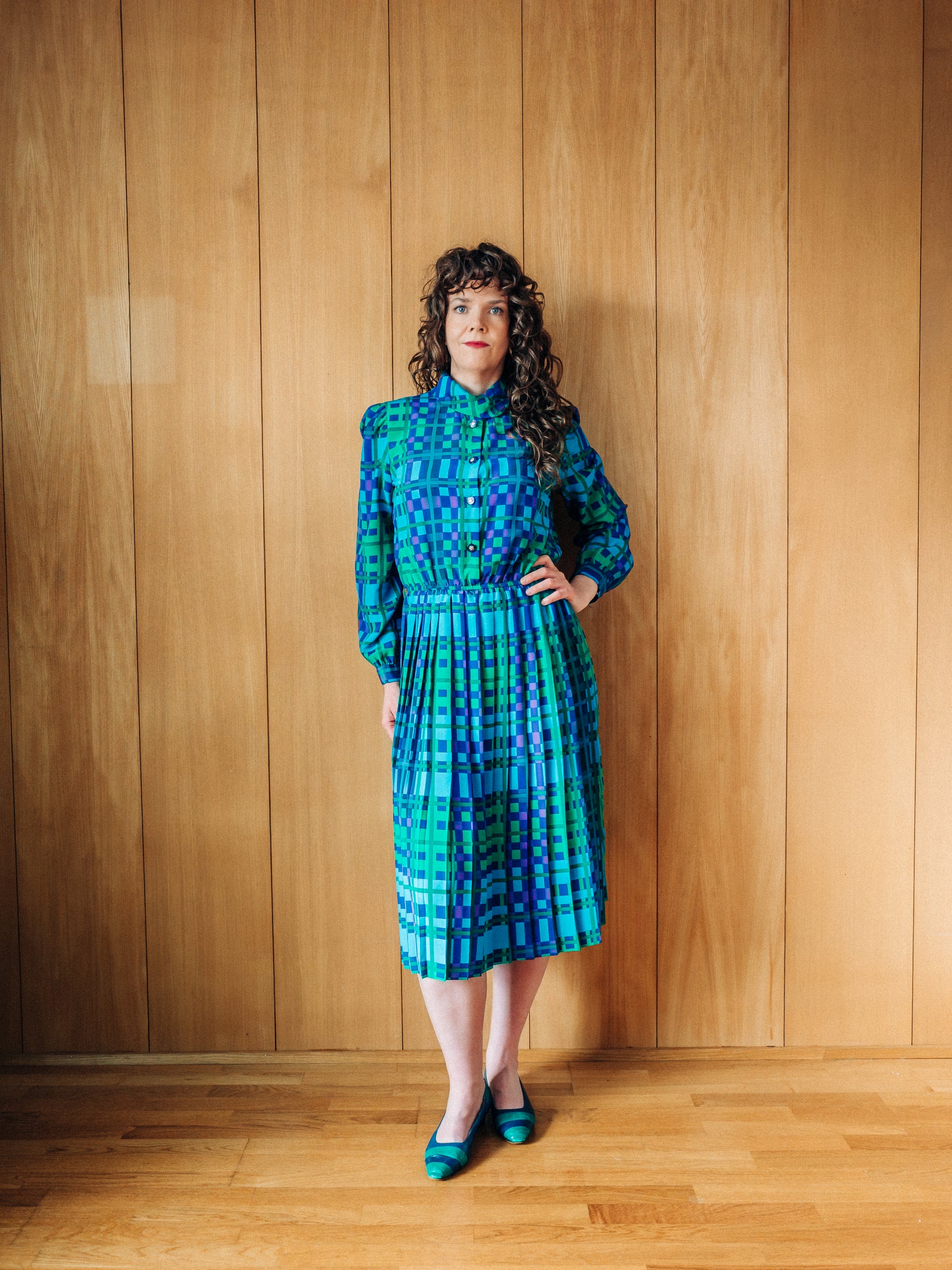 Blár vintage leslie fay 80s kjóll með geometrísku munstri - Meyland.is