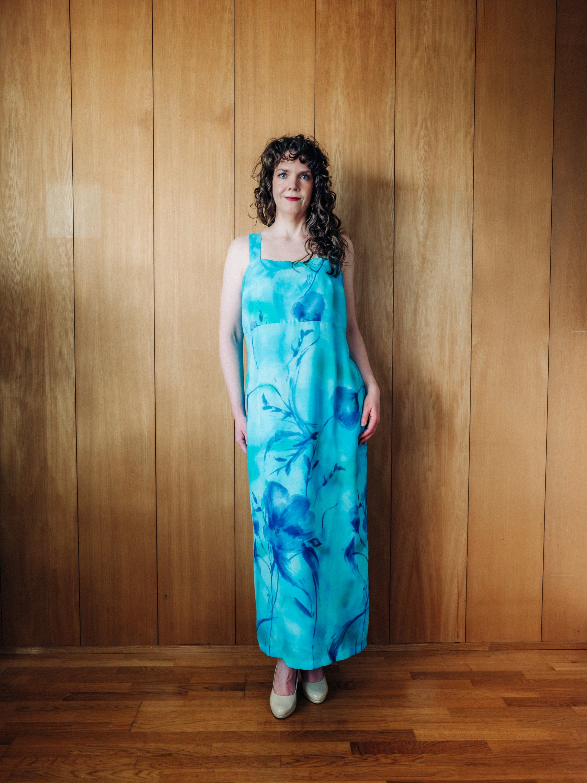 Blár vintage 90s blóma síðkjóll frá Elinette - Meyland.is