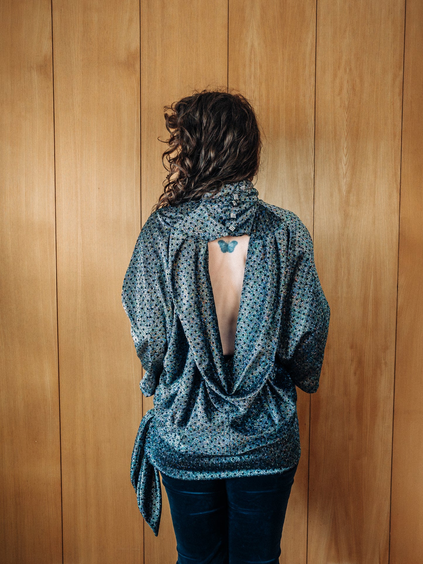 Vintage 80s metallic toppur, opinn í bakið - Meyland